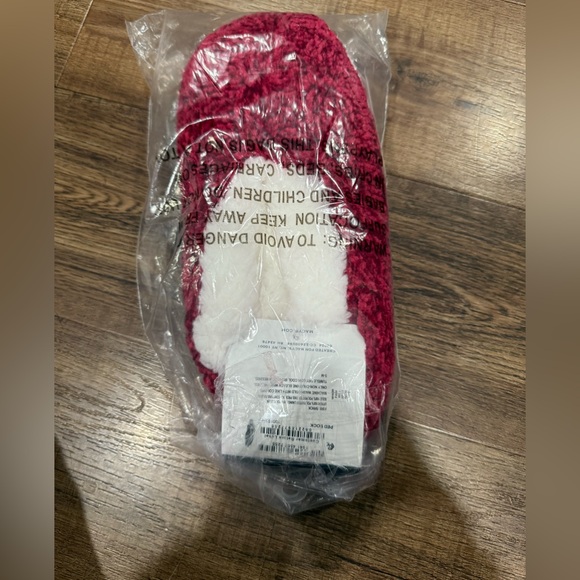 Macy’s Slippers - Picture 2 of 2